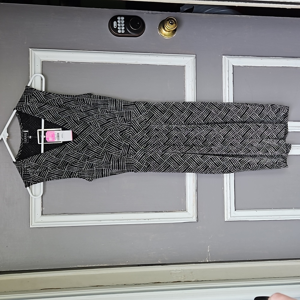 Ivonne middi dress Sleeveless shimmering stretch black small (uc)